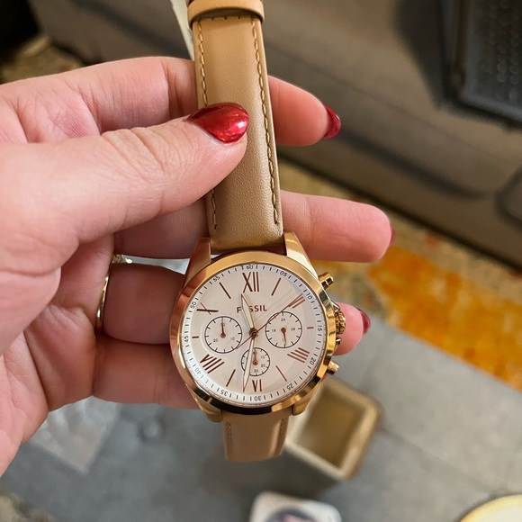 Brand new Fossil watch - Picture 3 of 3